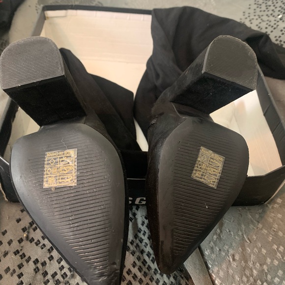 MISSGUIDED SIZE 7 black faux suede over the knee boots - Picture 4 of 5